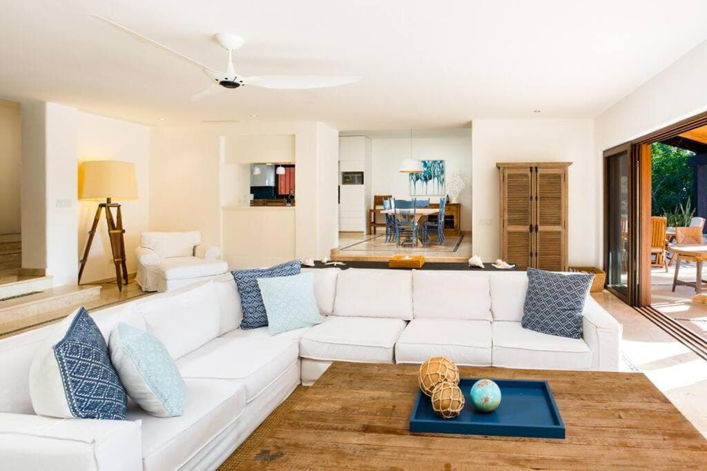 LA ROCA 8 min WALKING DISTANCE TO THE BEACH — 5