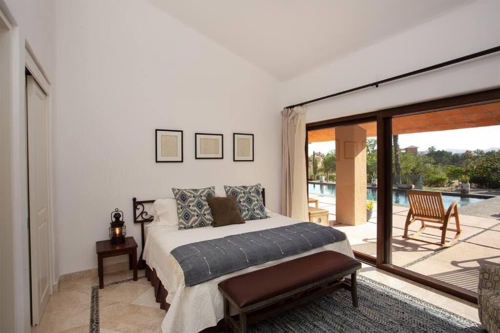 LA ROCA 8 min WALKING DISTANCE TO THE BEACH — 22