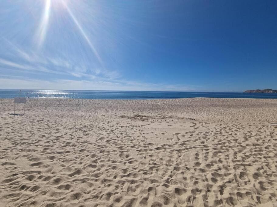 LA ROCA 8 min WALKING DISTANCE TO THE BEACH — 10