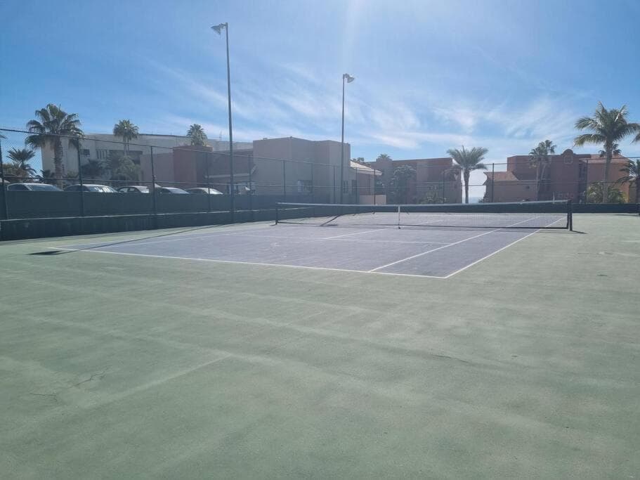 LA ROCA 8 min WALKING DISTANCE TO THE BEACH — 9
