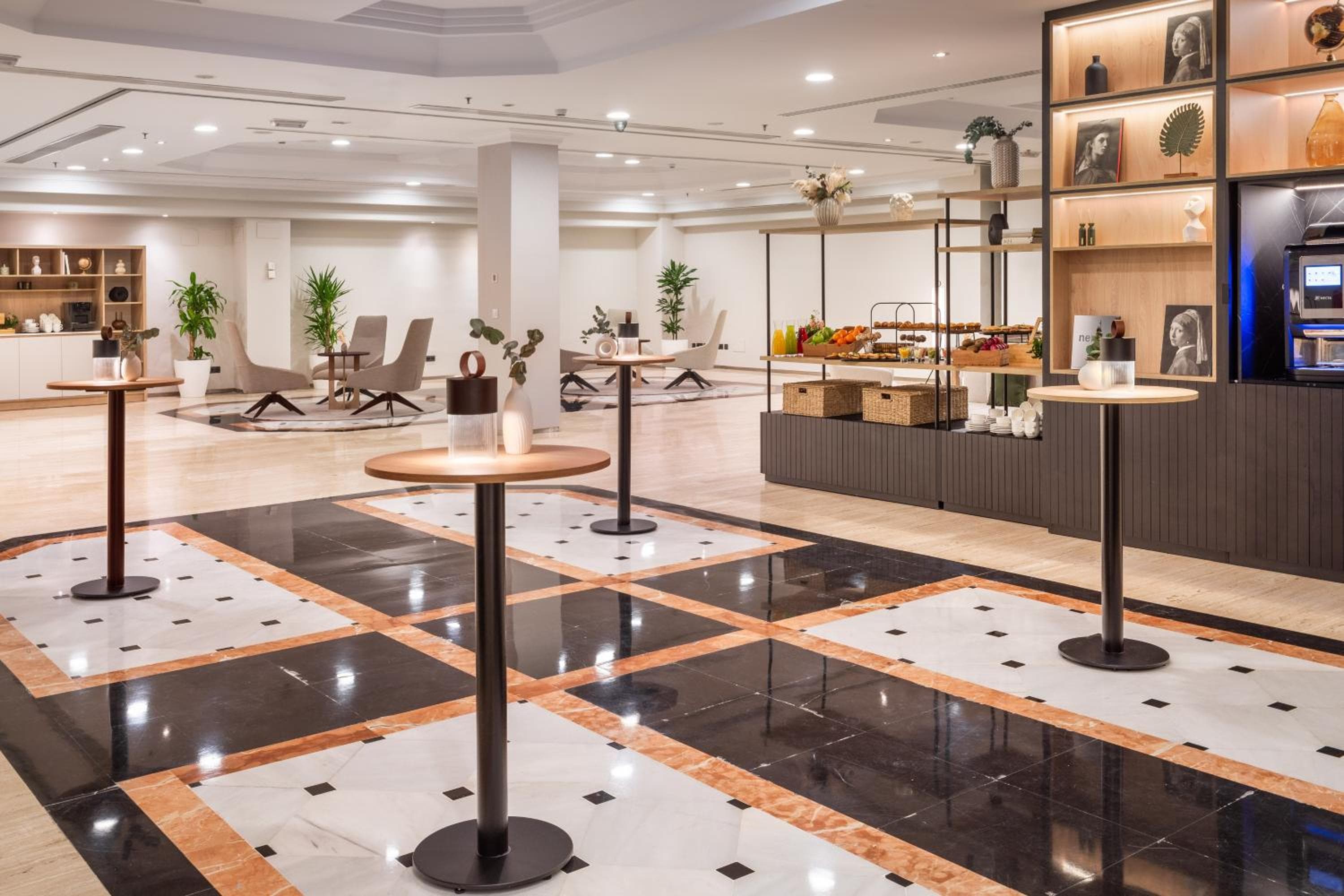 Meliá Sevilla — 25