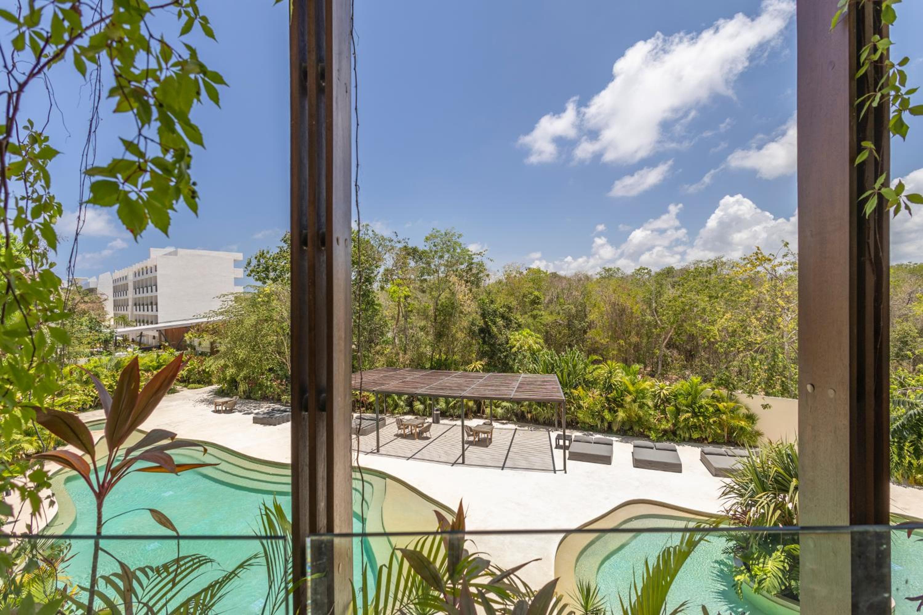 Mistiq Gardens — 18