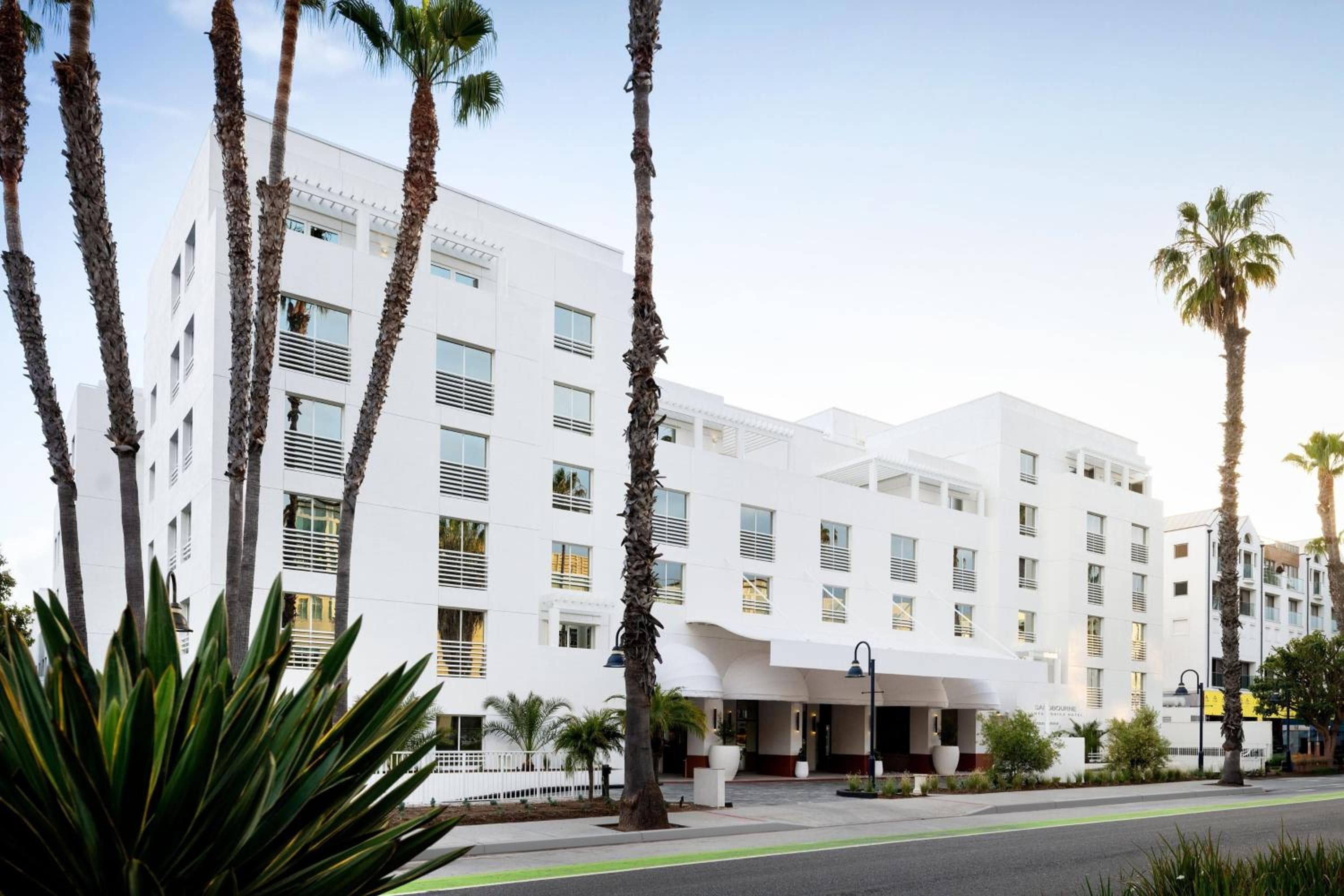 Sandbourne Santa Monica, Autograph Collection — 20