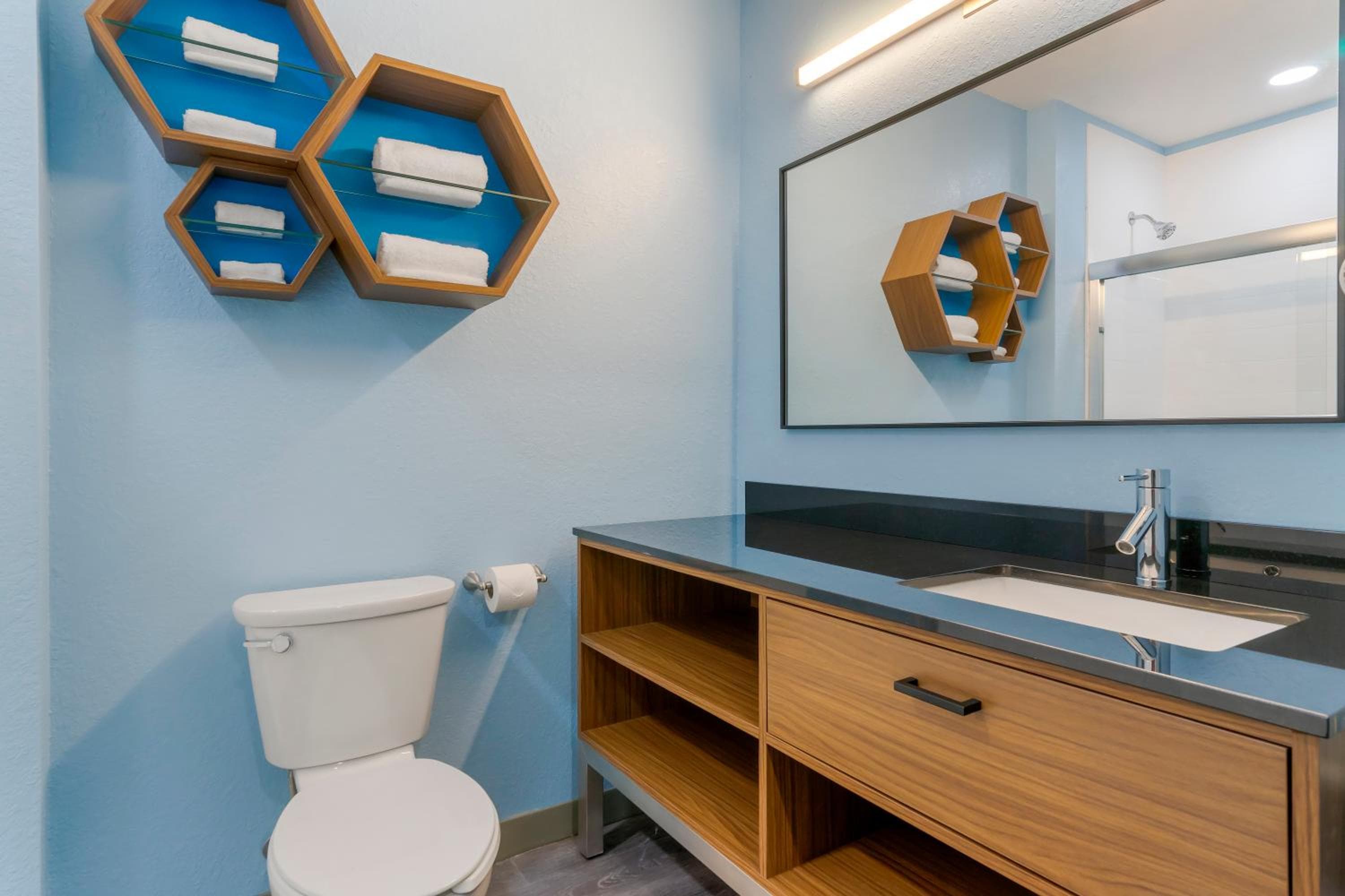 HomeTowne Studios by Red Roof Tampa - Airport — 24