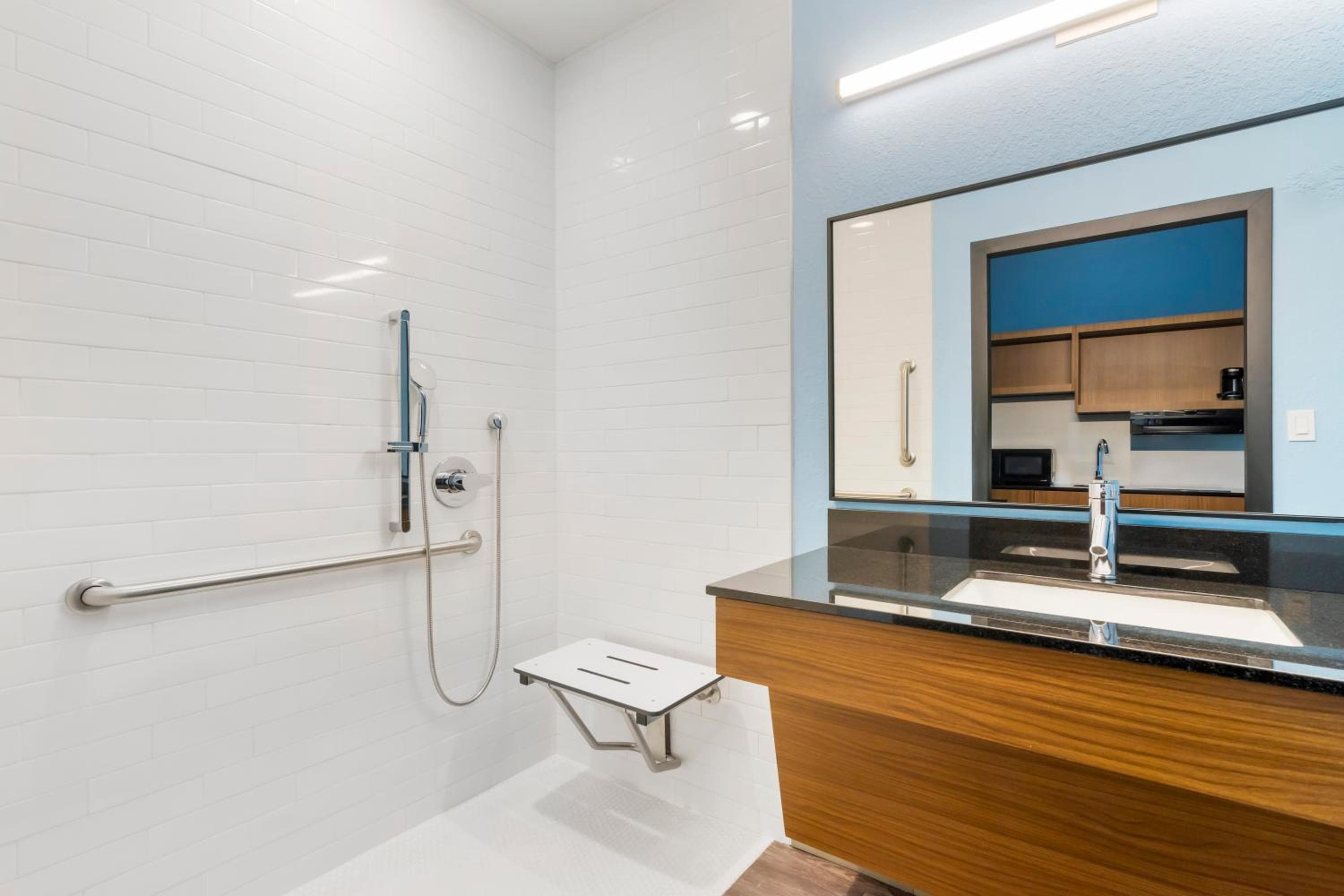 HomeTowne Studios by Red Roof Tampa - Airport — 30