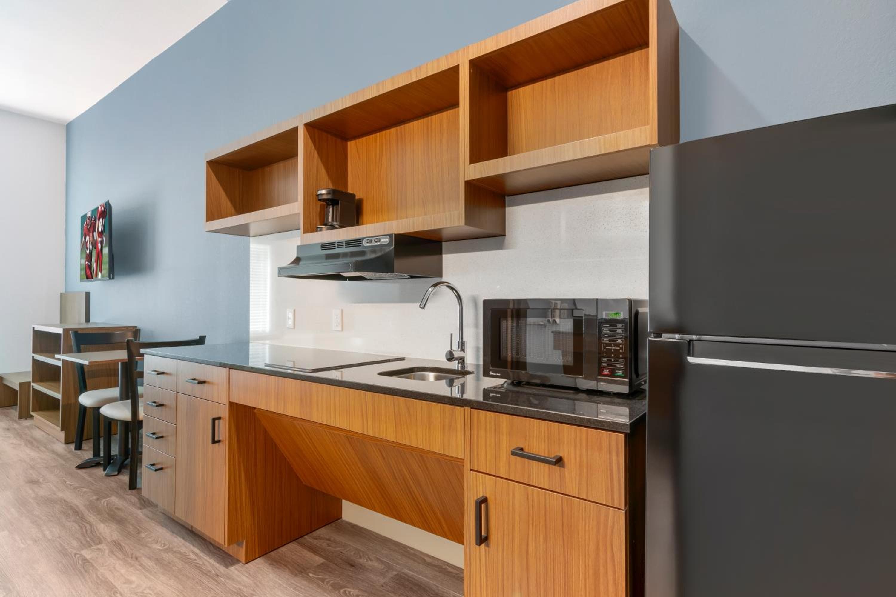 HomeTowne Studios by Red Roof Tampa - Airport — 24