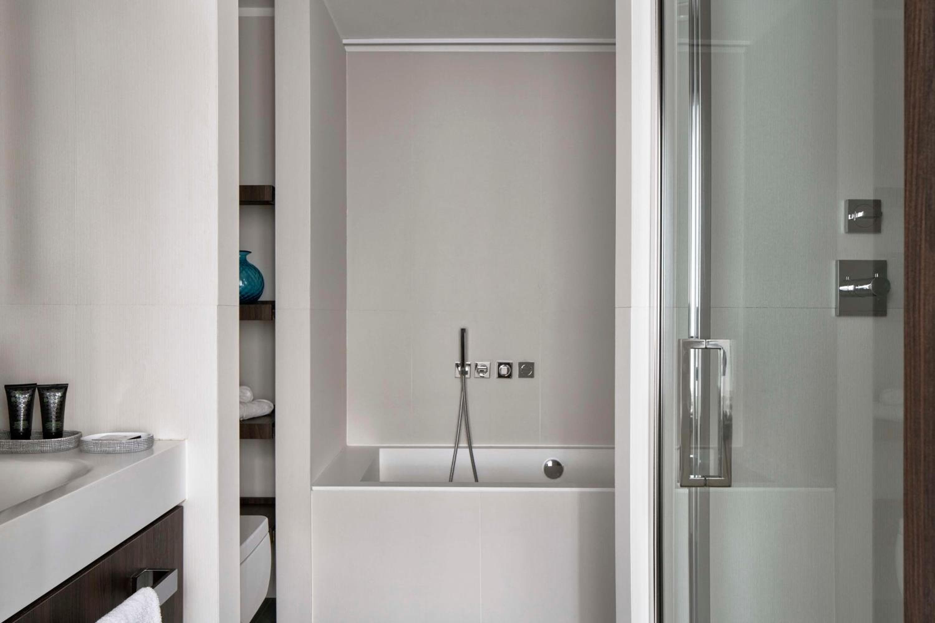 Hyatt Centric Milan Centrale — 10