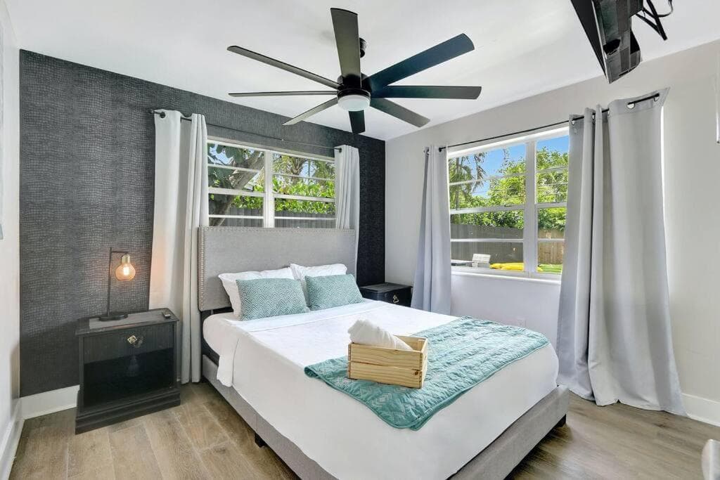 Fort Lauderdale Tropical Oasis Pool Retreat — 28