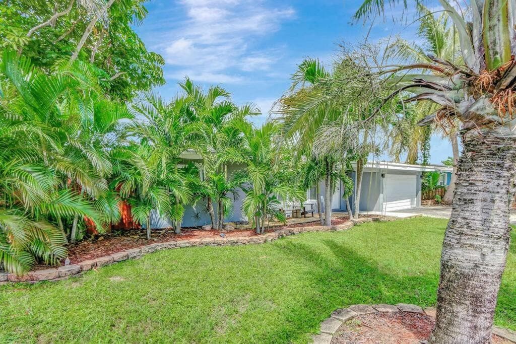 Fort Lauderdale Tropical Oasis Pool Retreat — 5