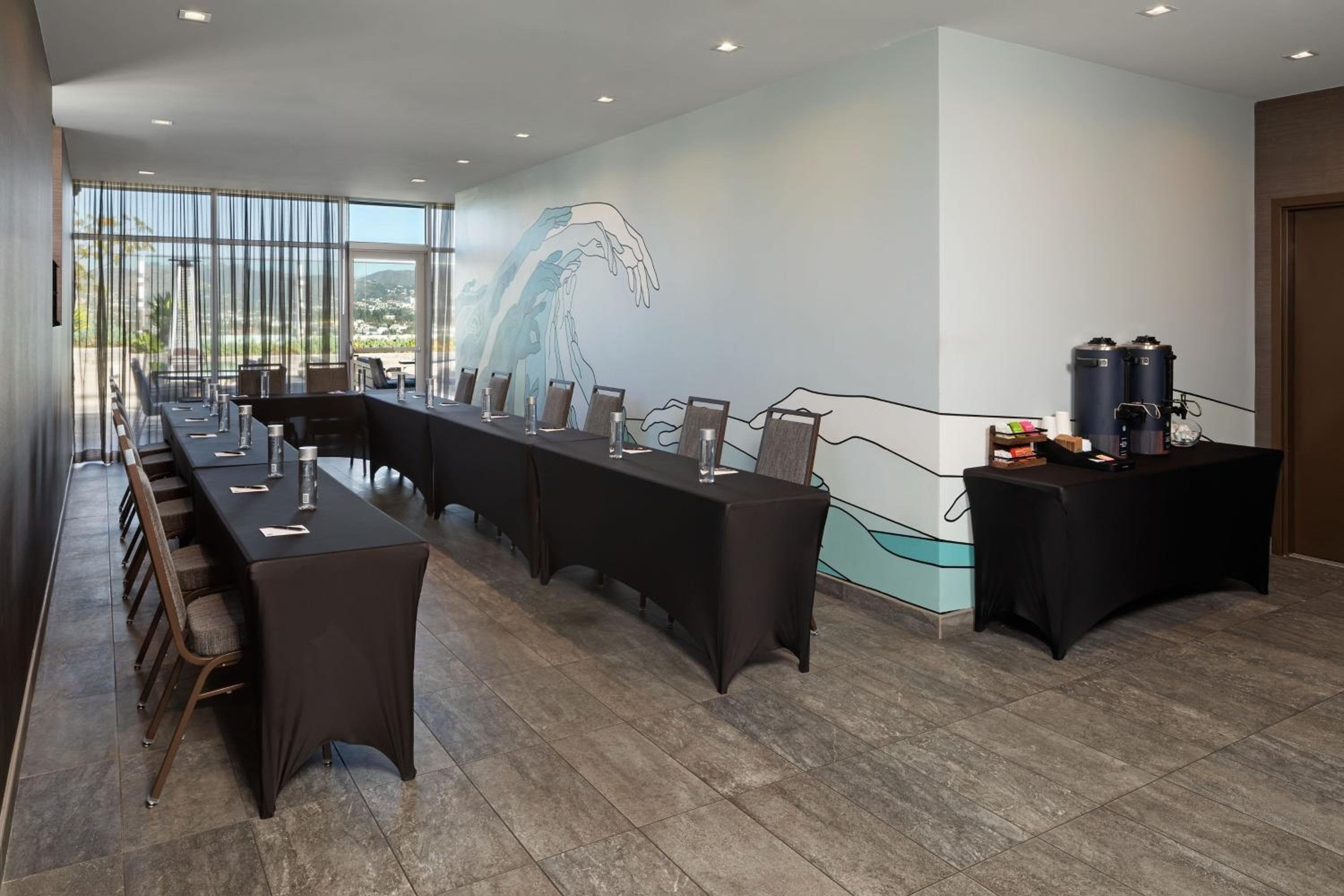 AC Hotel by Marriott Beverly Hills — 7