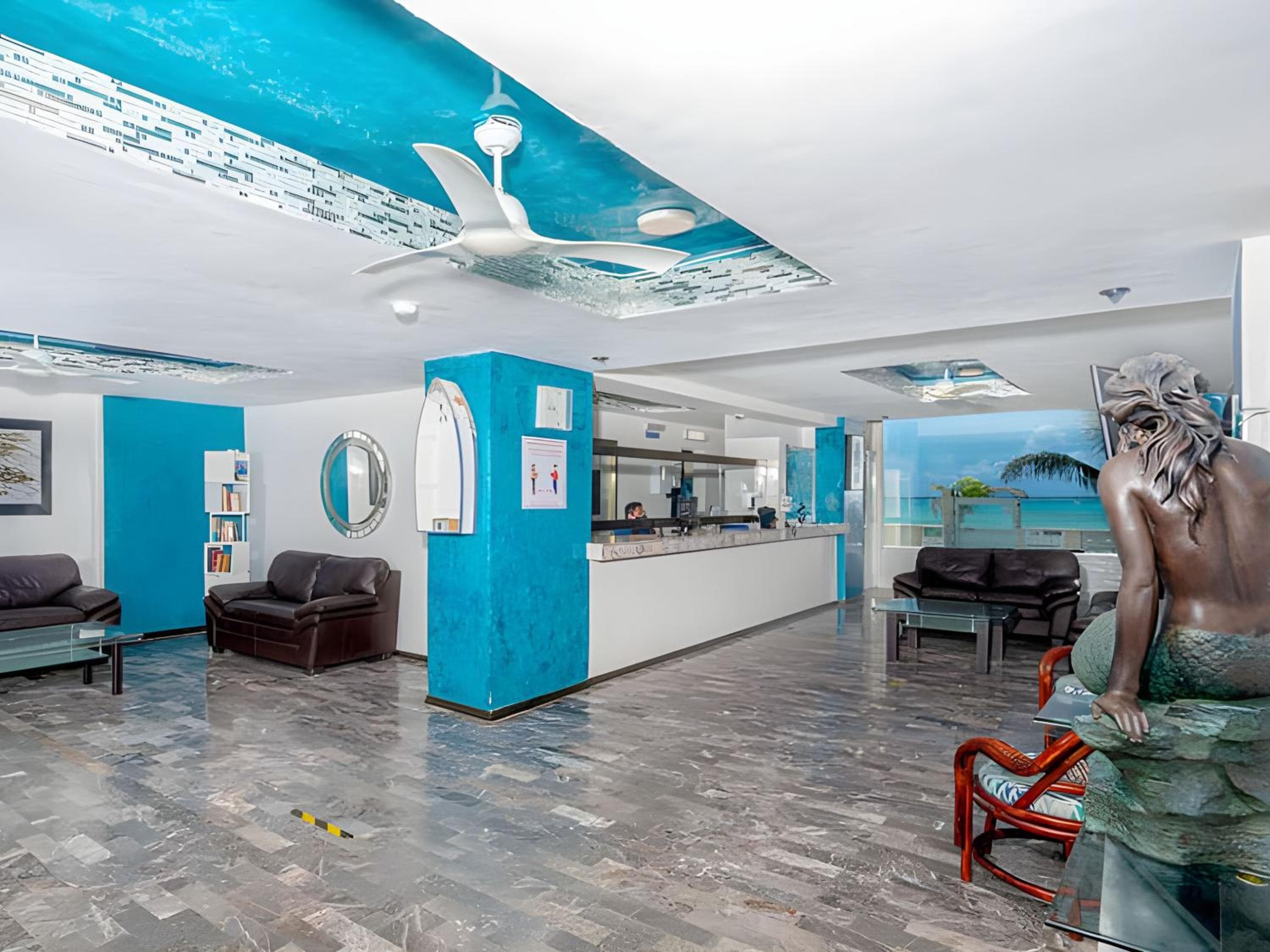 Paradise Beachfront & Nightlife Heart — 17