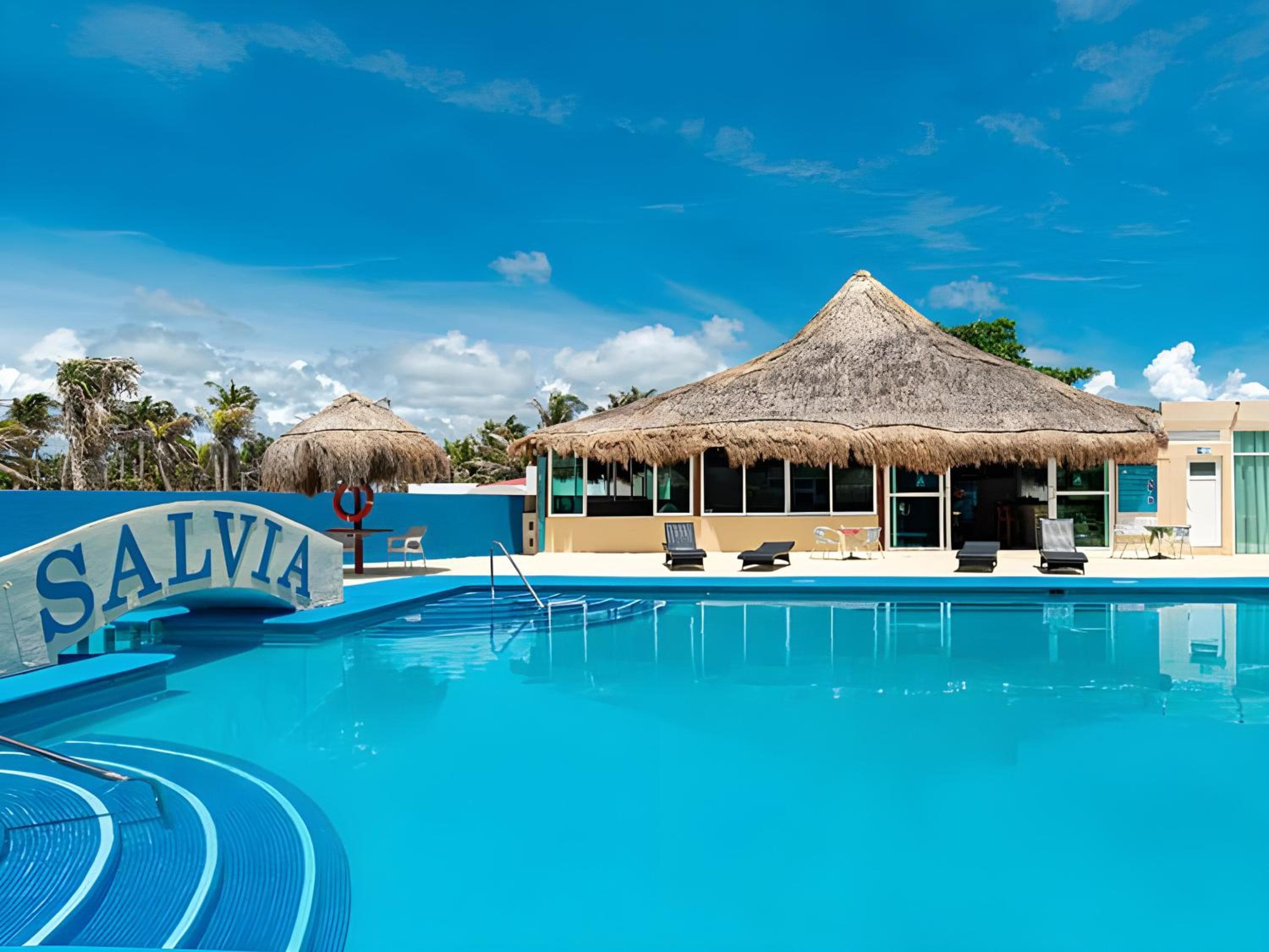 Paradise Beachfront & Nightlife Heart — 22