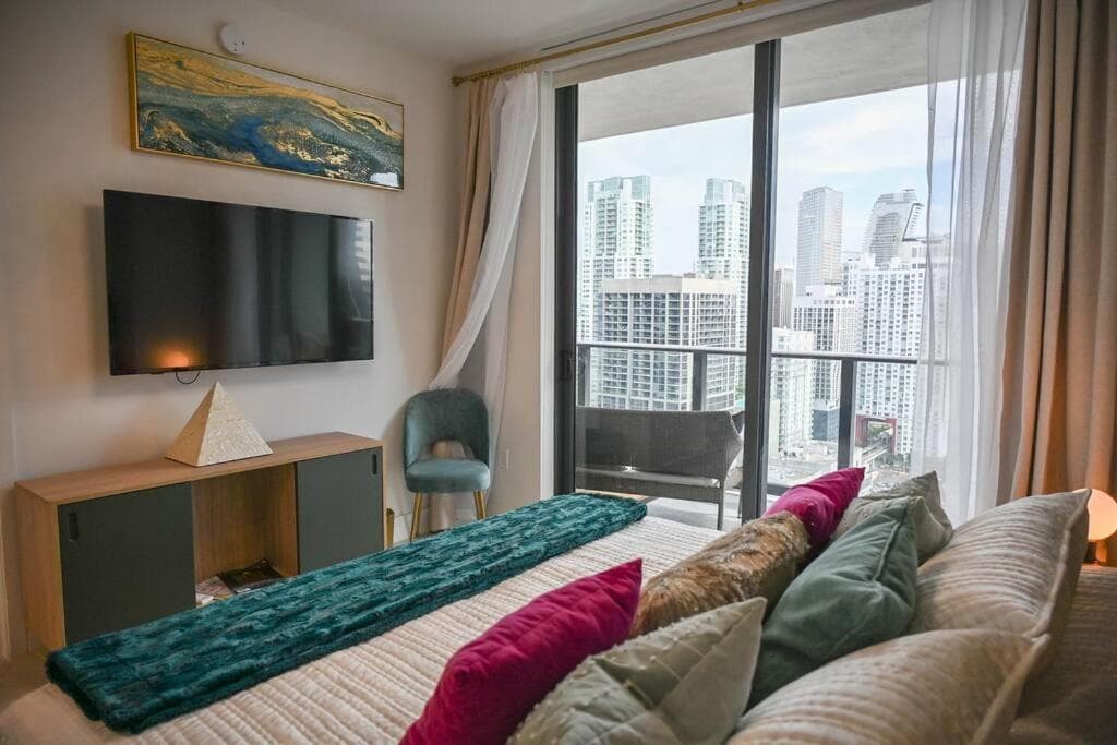 Miami Sky Dreams and Ocean View — 25