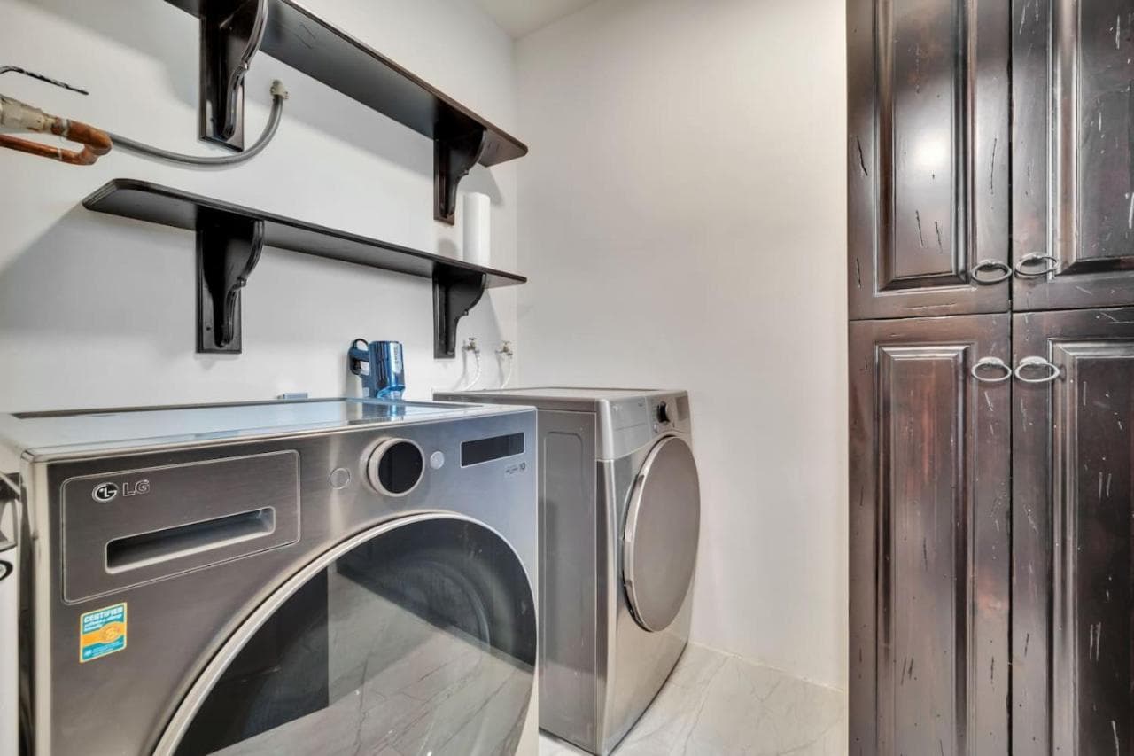 Completely Remodeled 2BD-2BA Plaza Bonita — 11