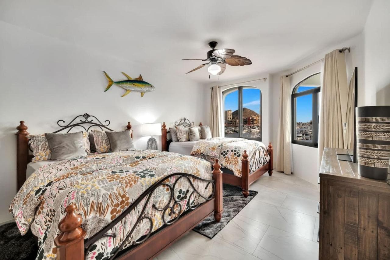 Completely Remodeled 2BD-2BA Plaza Bonita — 5
