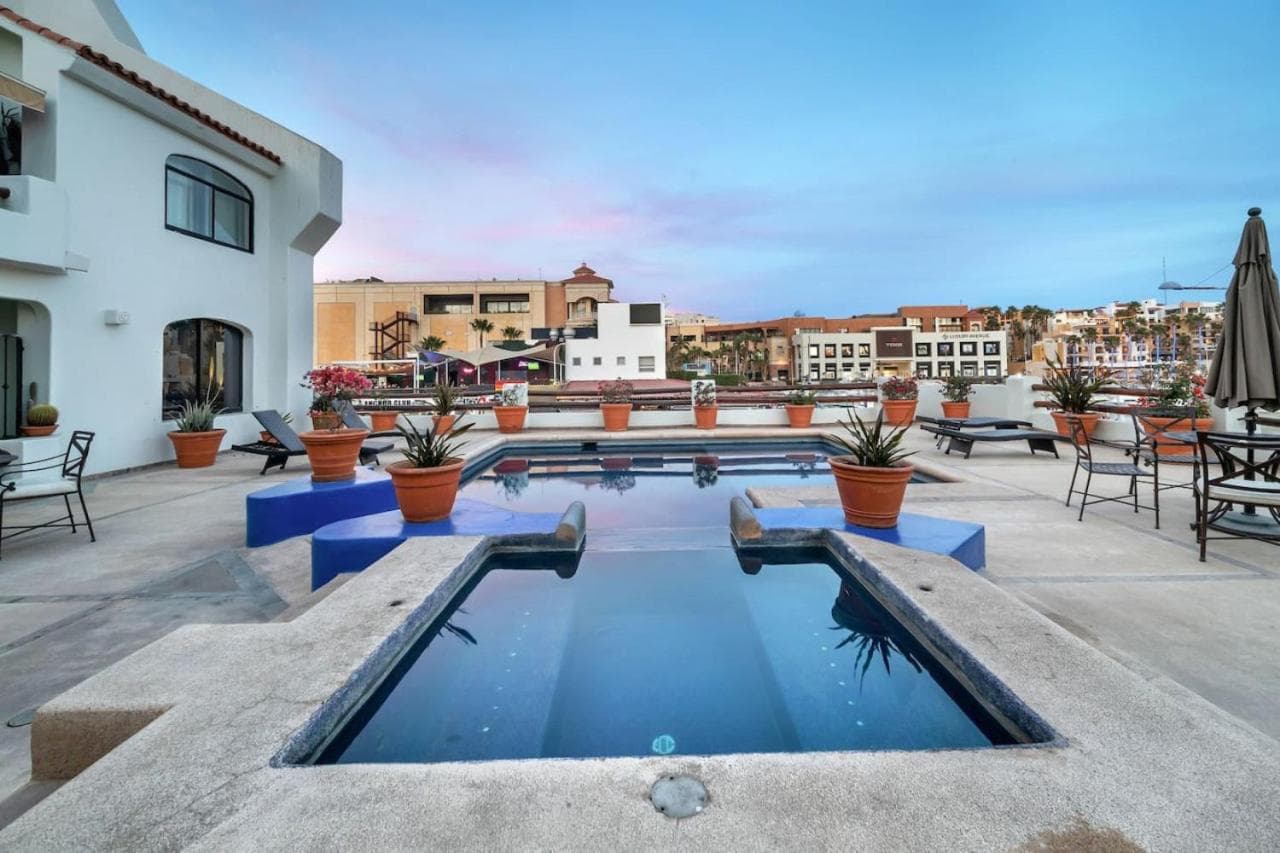 Completely Remodeled 2BD-2BA Plaza Bonita — 11