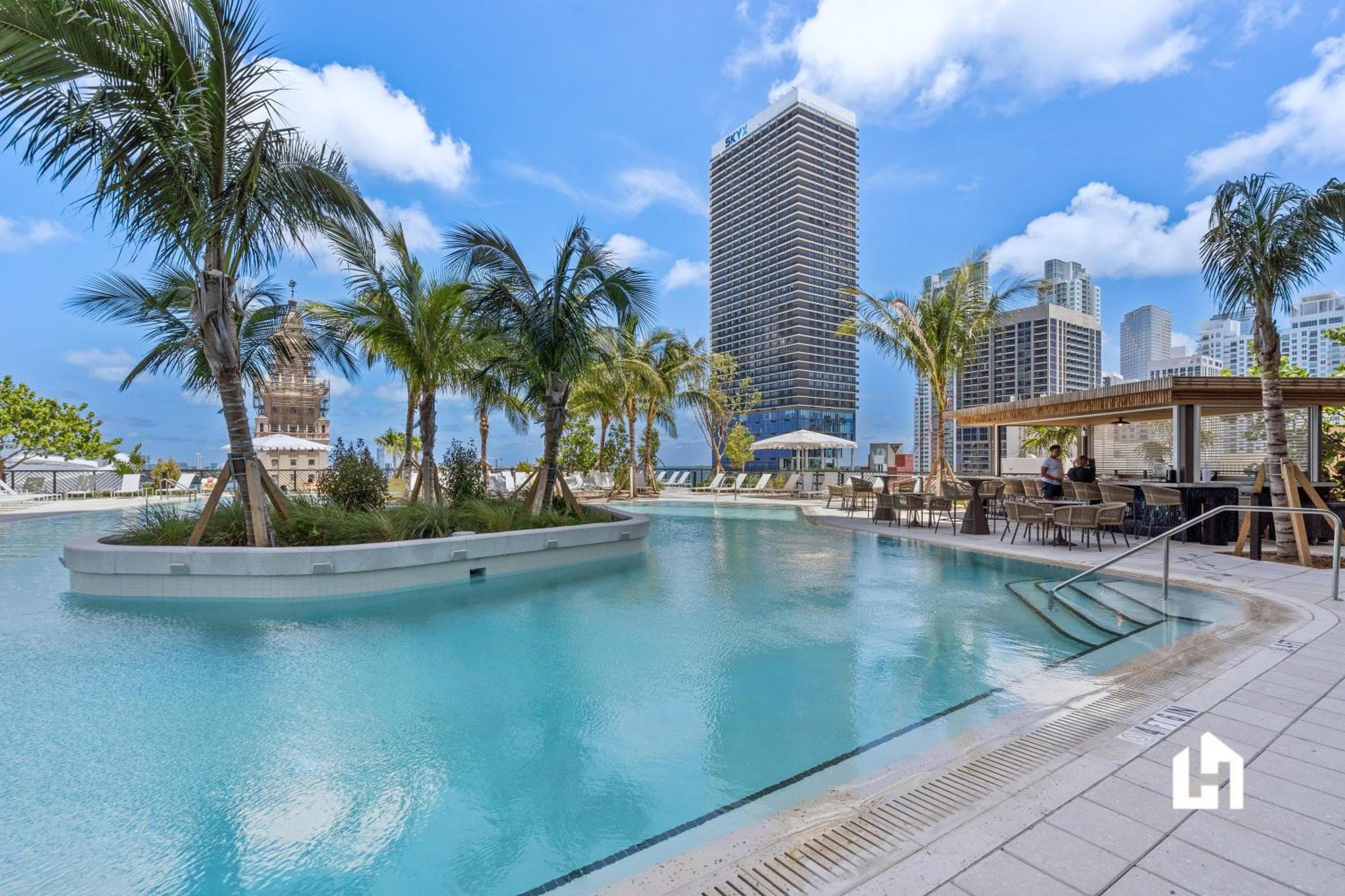 Stylish Apartments with Partial Ocean Views in Downtown! — 4
