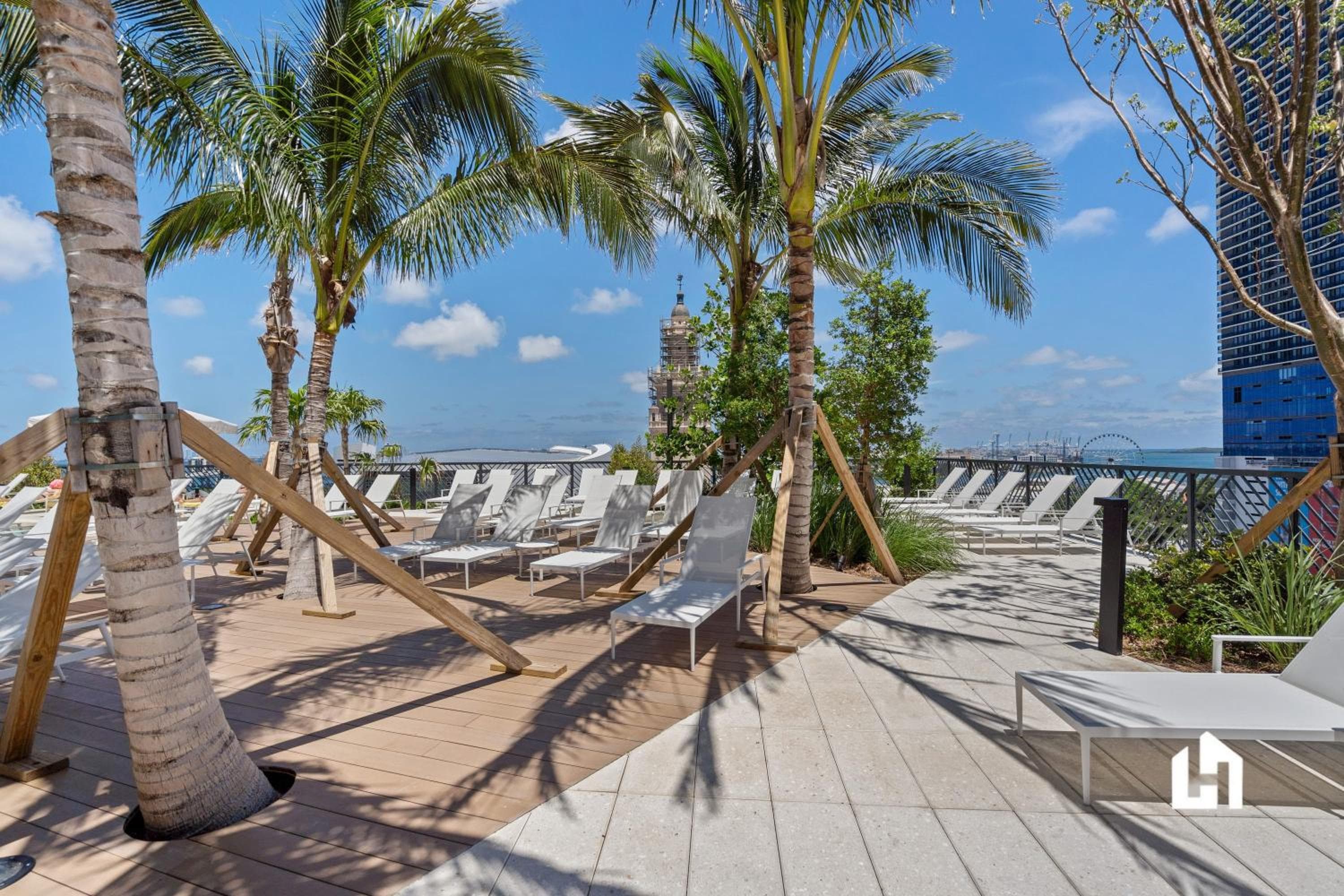 Stylish Apartments with Partial Ocean Views in Downtown! — 5
