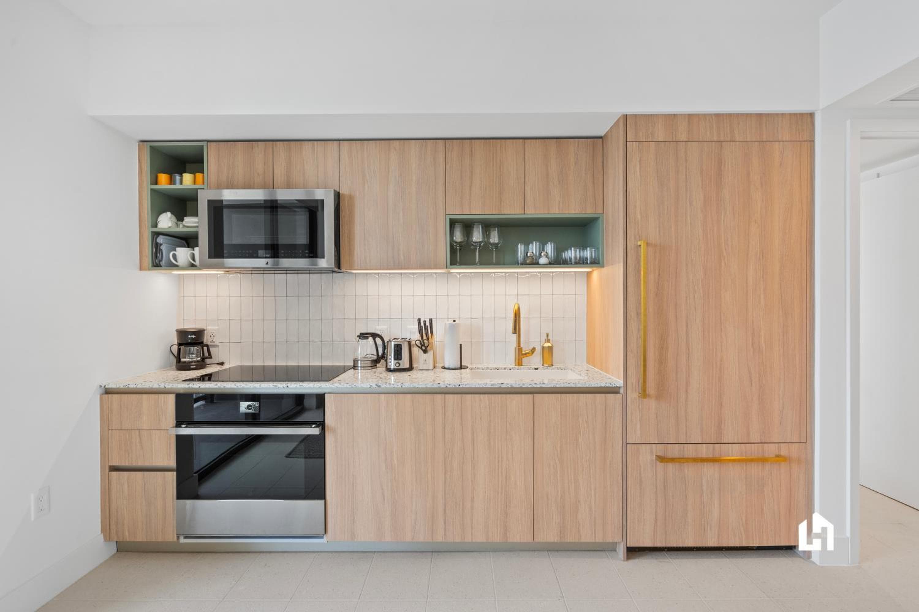 Stylish Apartments with Partial Ocean Views in Downtown! — 14