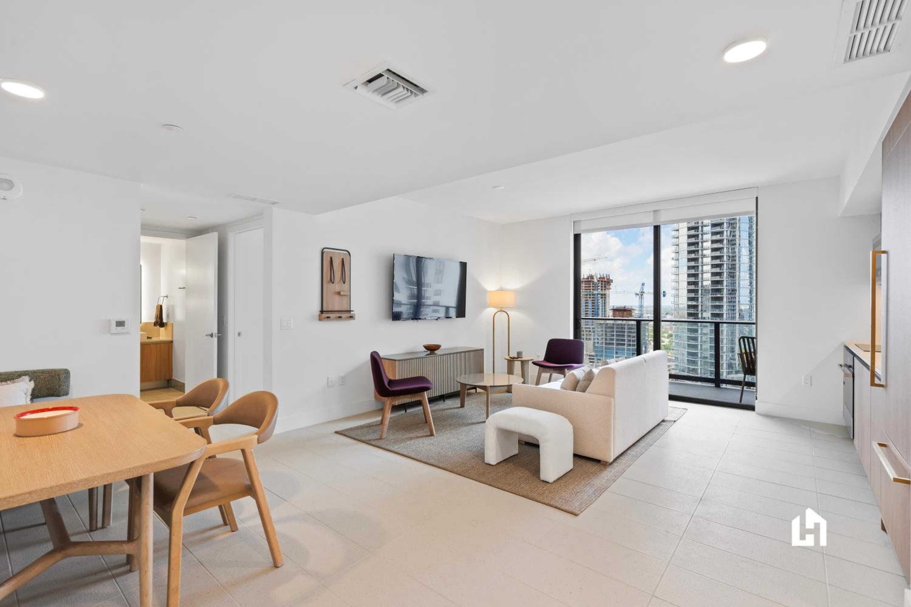 Stylish Apartments with Partial Ocean Views in Downtown! — 12