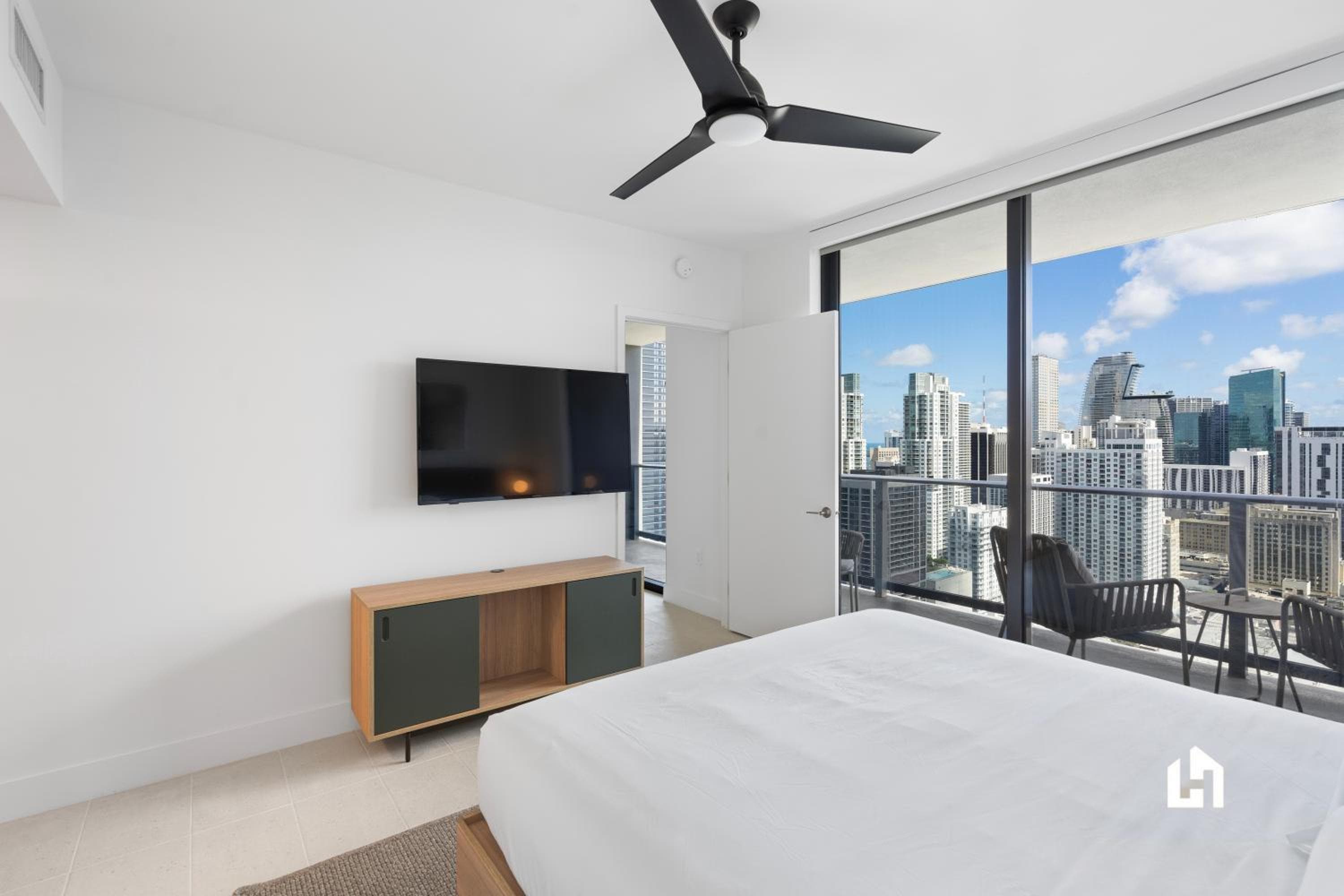 Stylish Apartments with Partial Ocean Views in Downtown! — 23