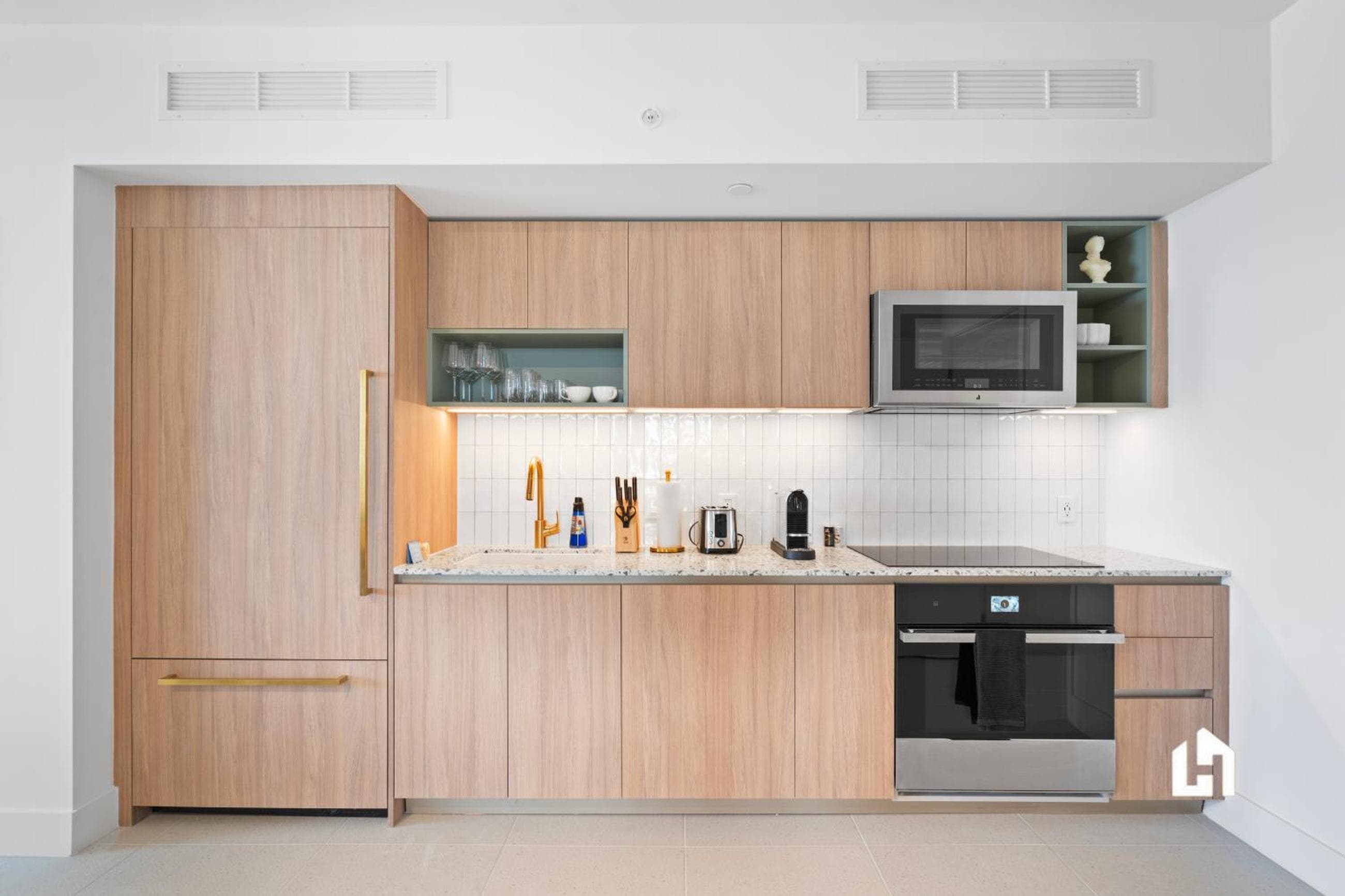 Stylish Apartments with Partial Ocean Views in Downtown! — 28