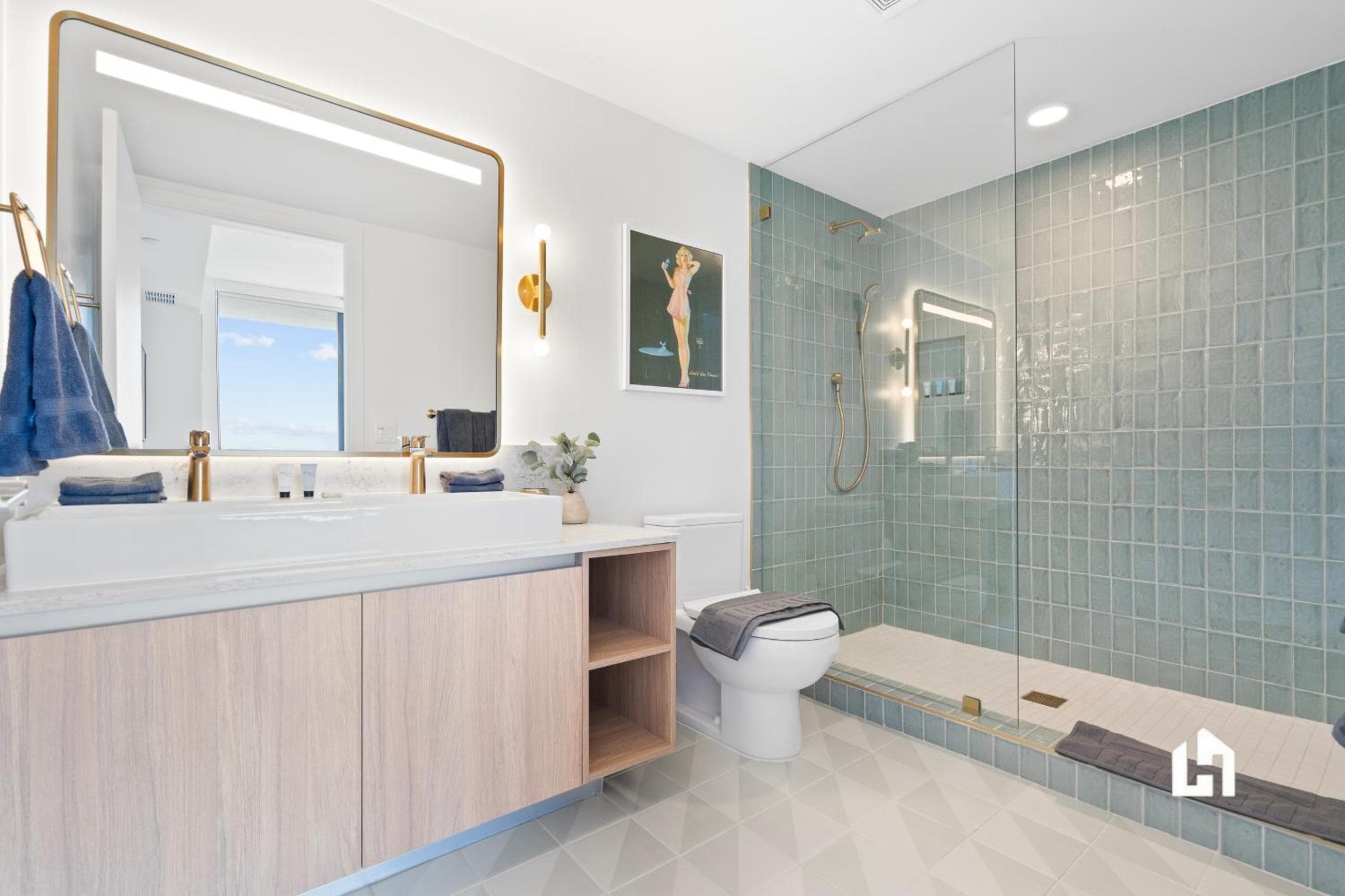 Stylish Apartments with Partial Ocean Views in Downtown! — 29
