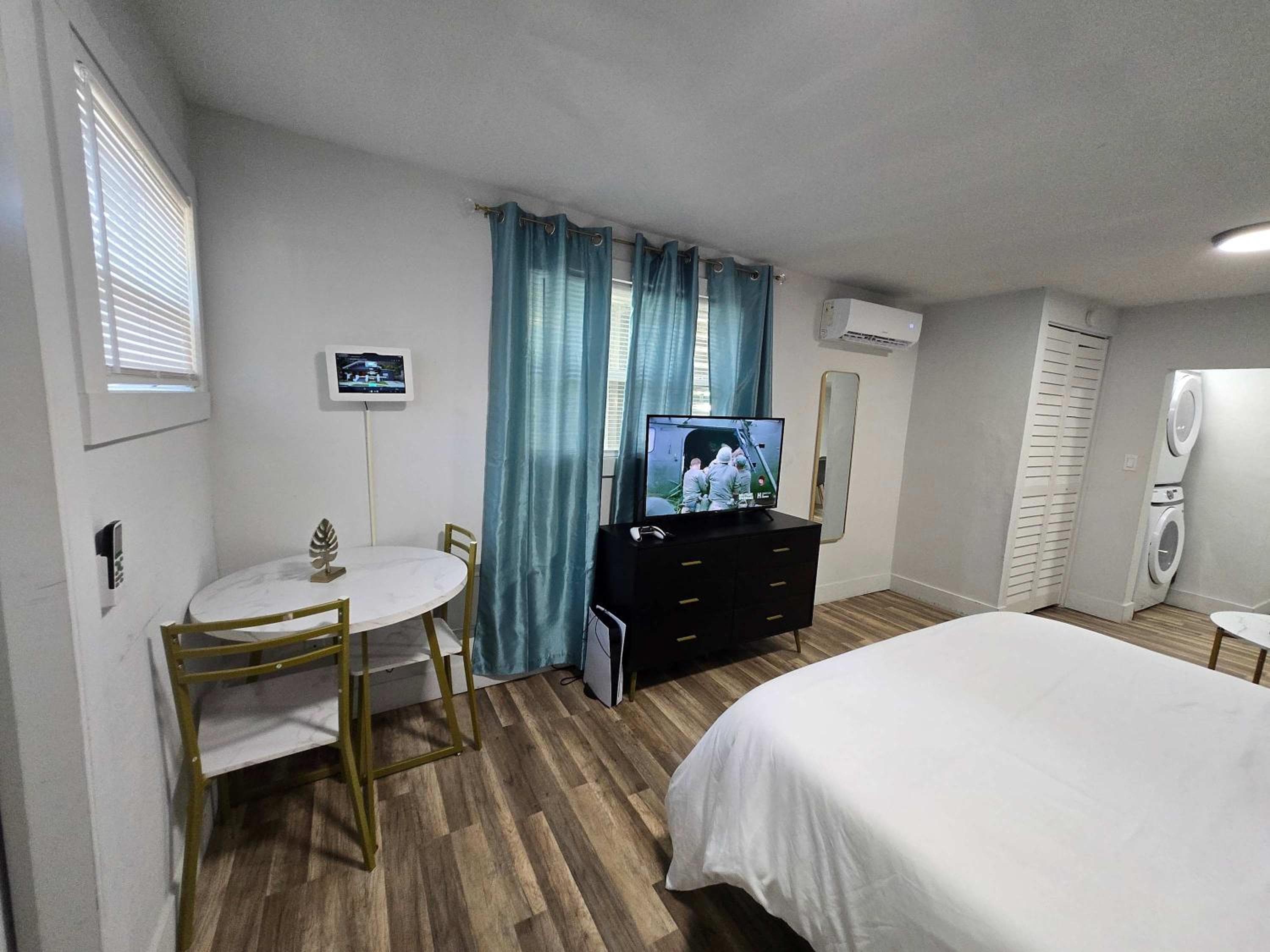 Luxury 5-BR House, Tampa Downtown with Cottage — 29
