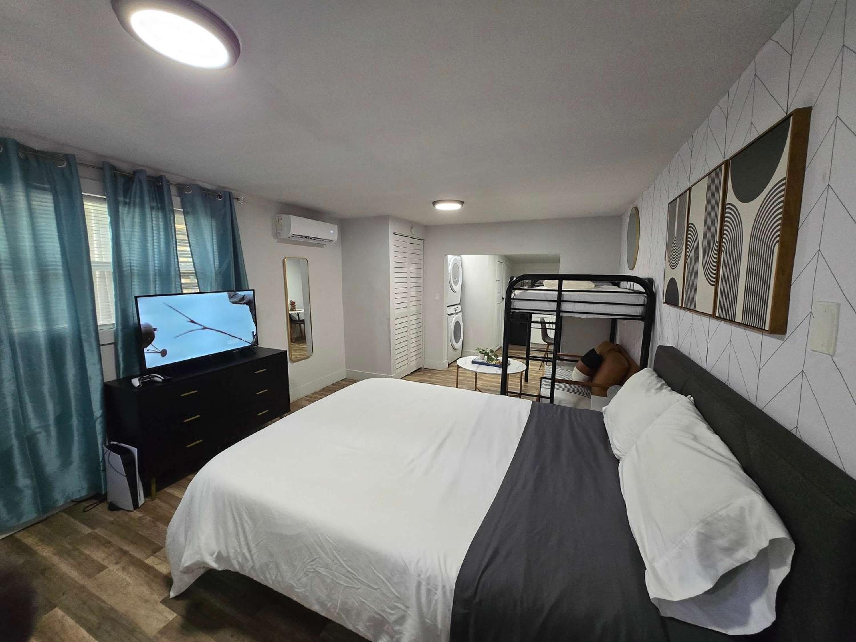 Luxury 5-BR House, Tampa Downtown with Cottage Has Power — 30