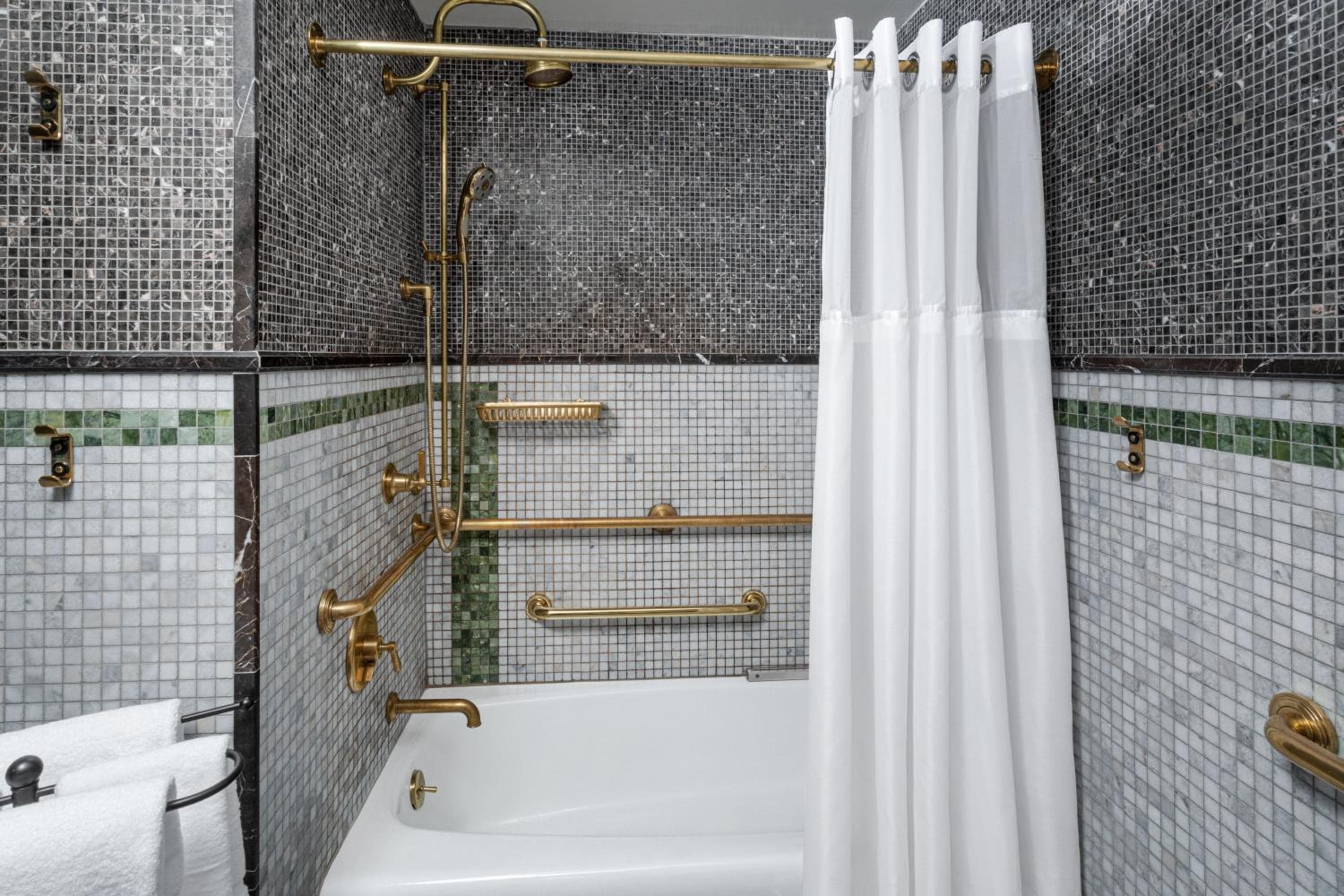 Le Meridien New York, Central Park — 11
