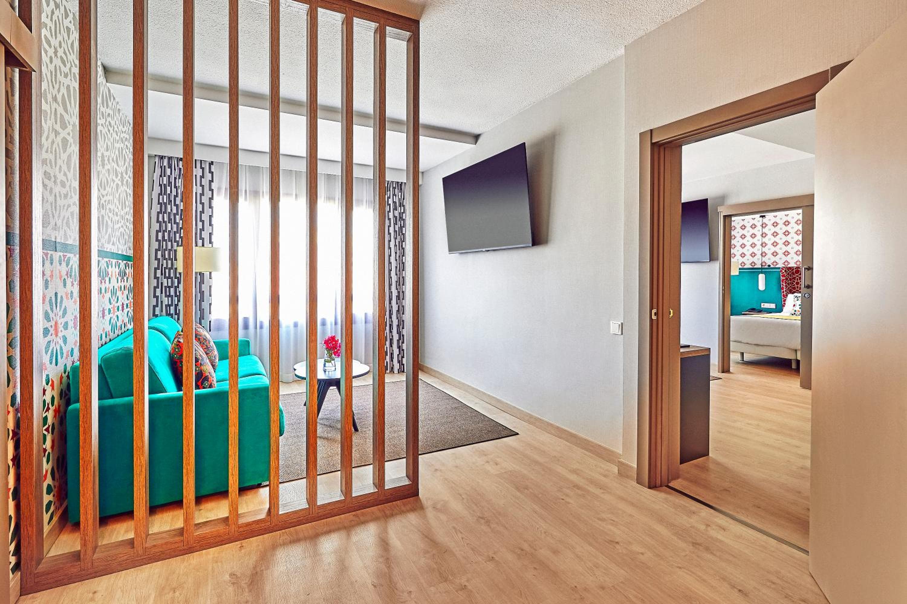 Hesperia Sevilla — 25