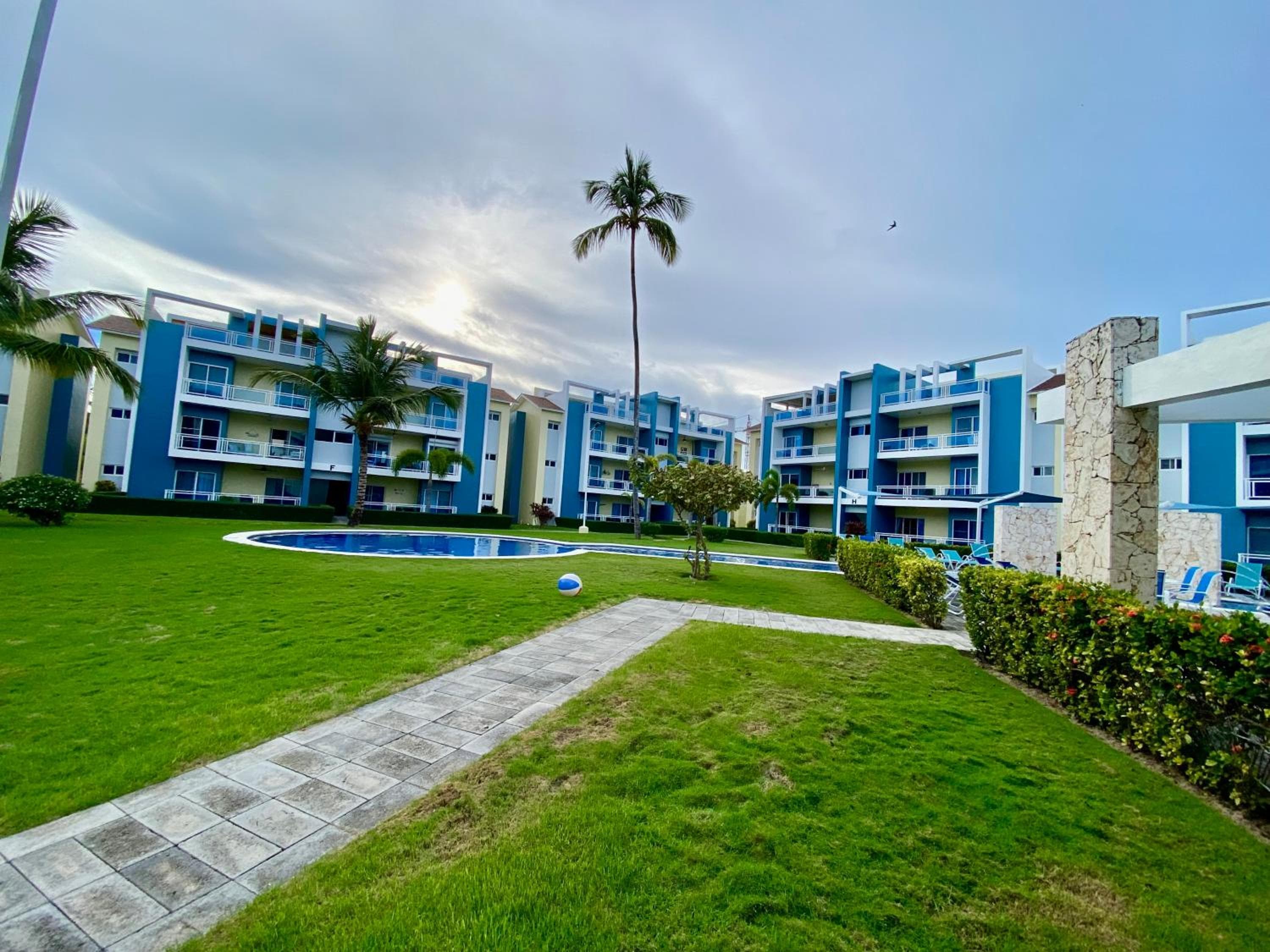 Radiant Realm Residence Free Parking BBQ Central los Corales — 26