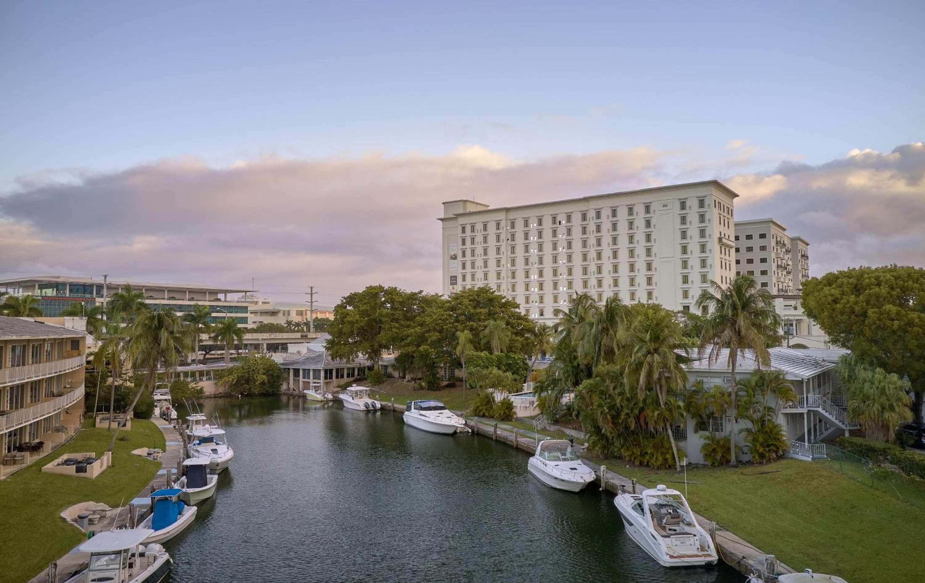 Thesis Hotel Miami — 2