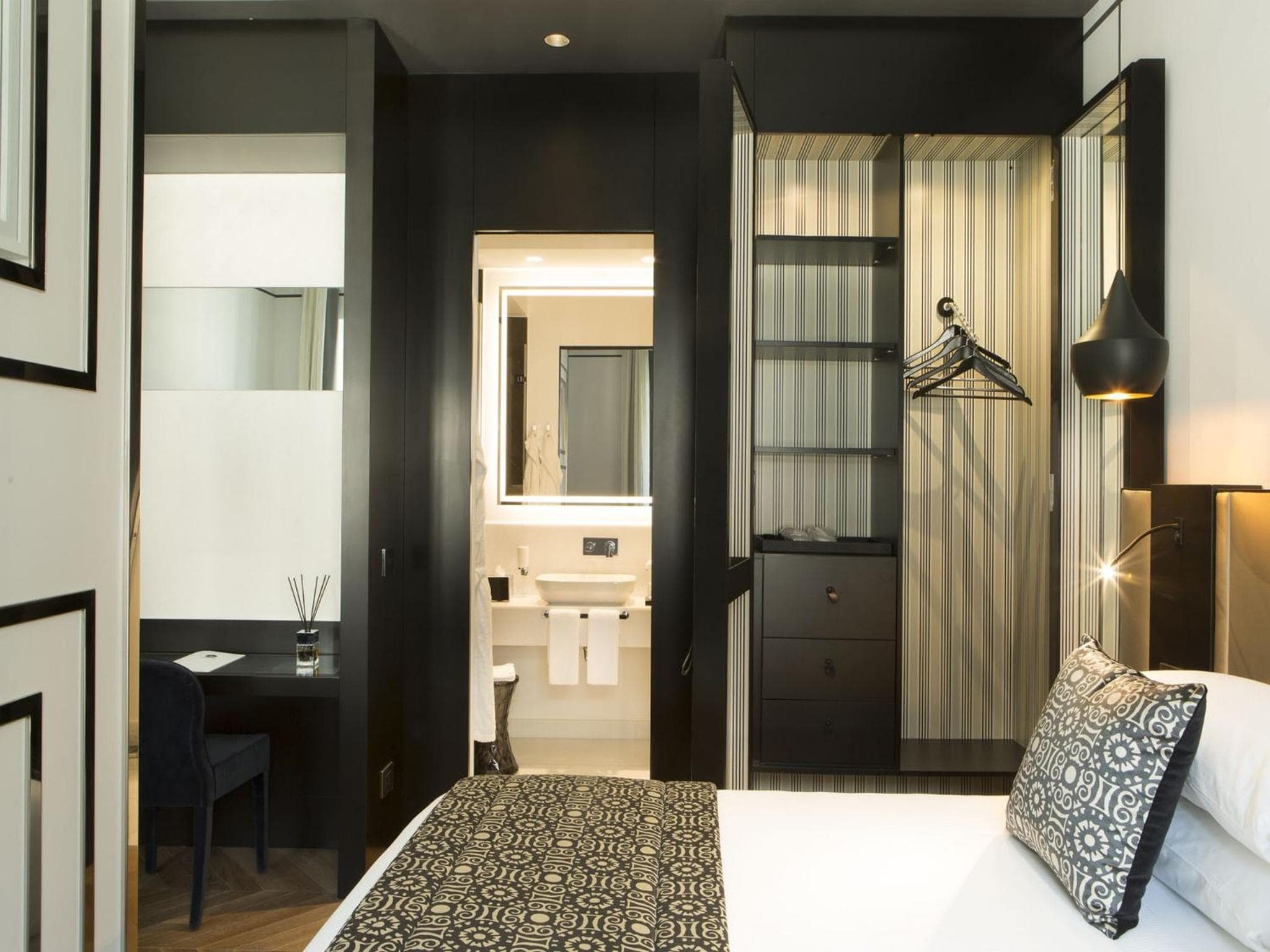 Corso 281 Luxury Suites — 9