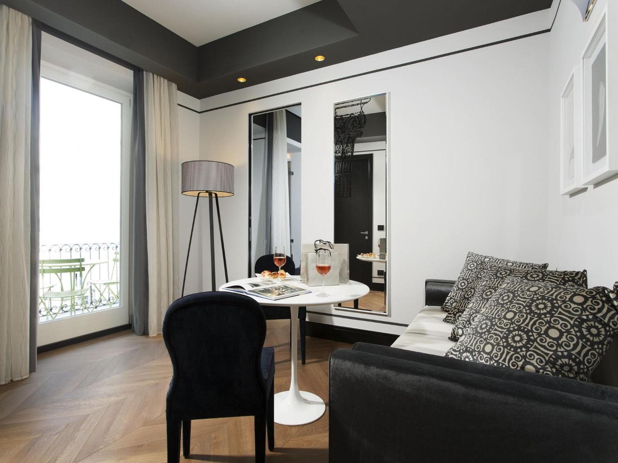 Corso 281 Luxury Suites — 17
