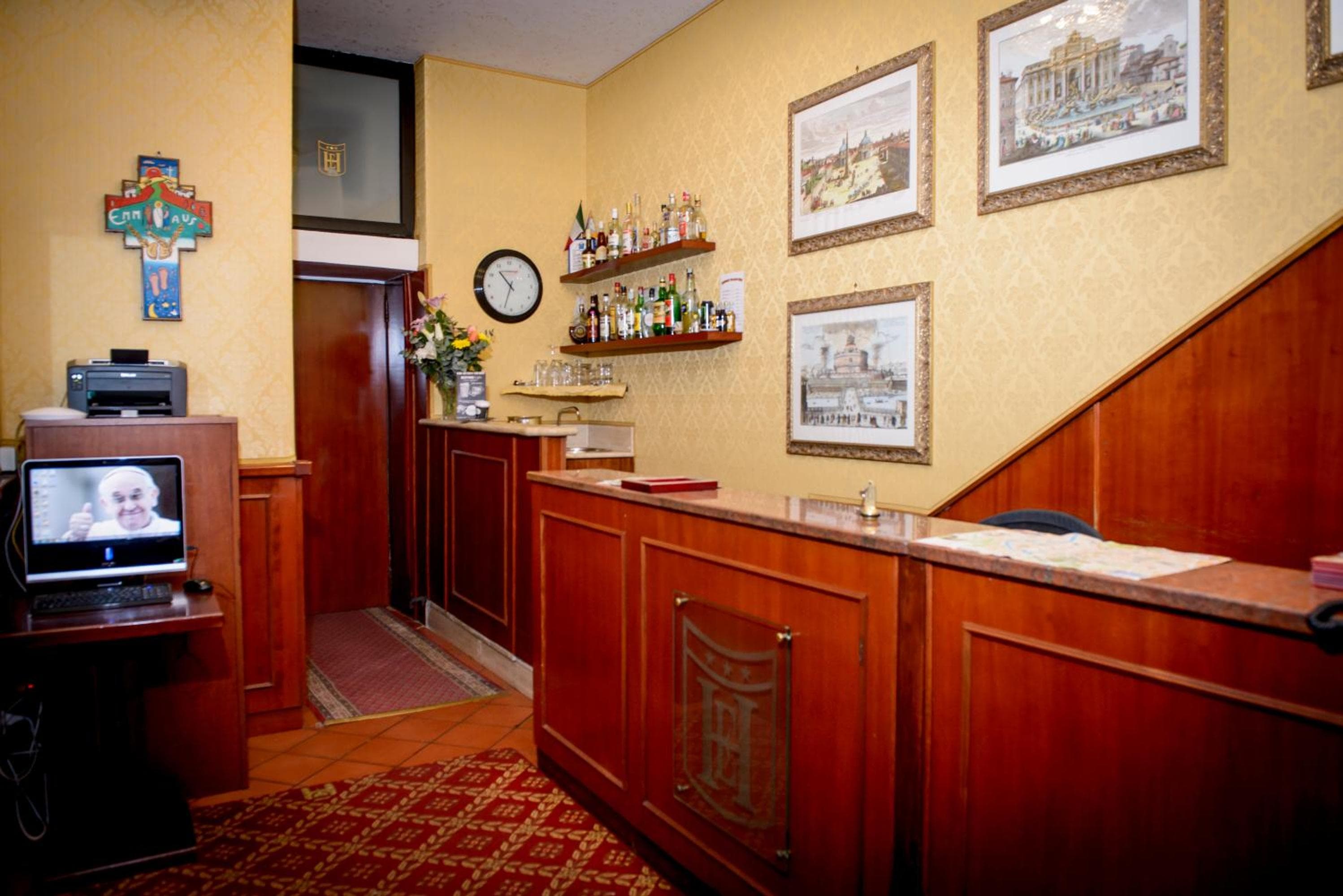 Hotel Emmaus — 4