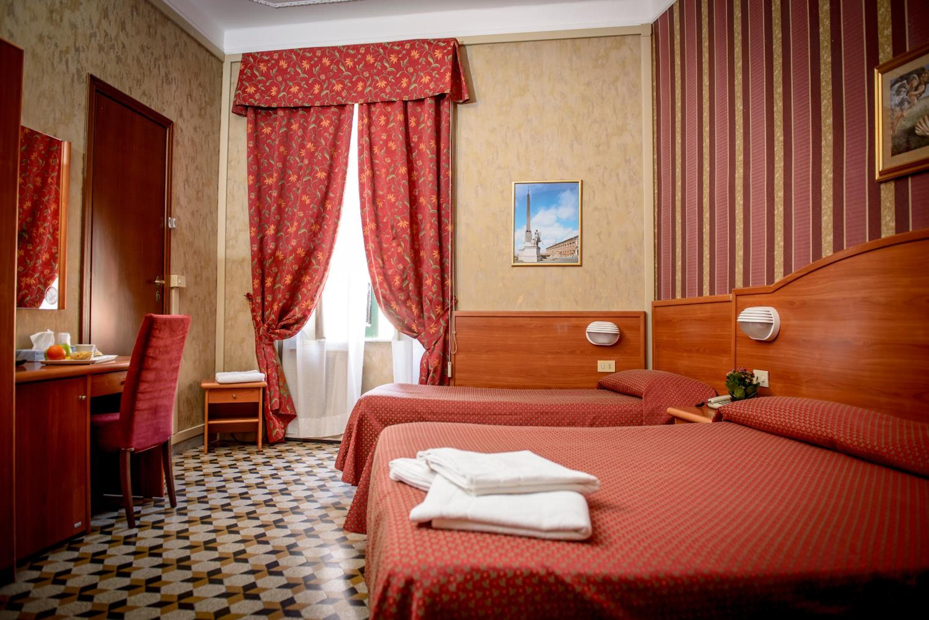 Hotel Emmaus — 18