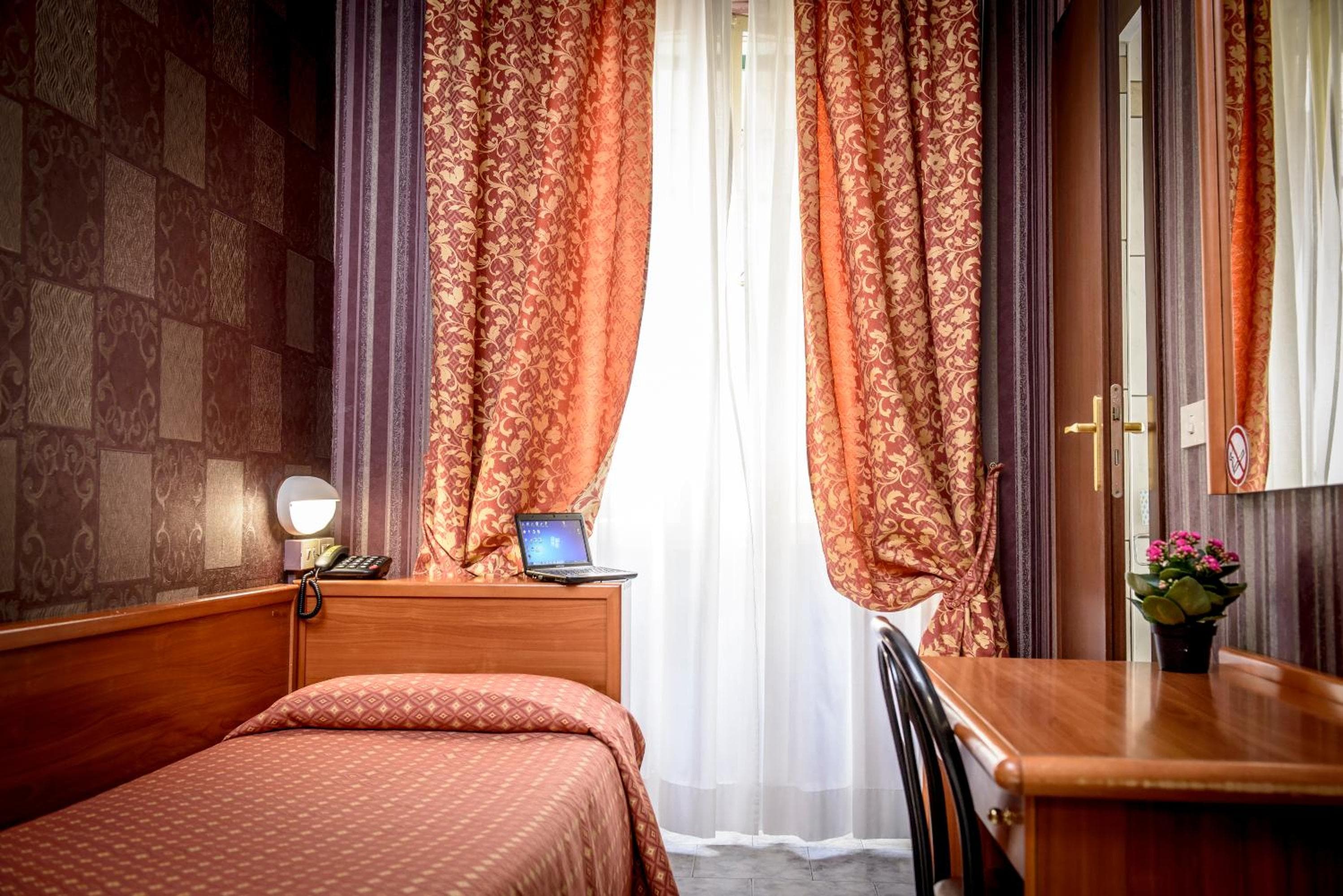 Hotel Emmaus — 29