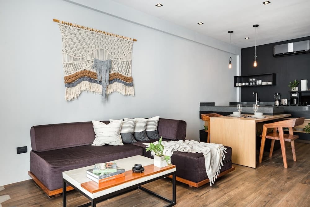 Leaf Boutique Condos — 12