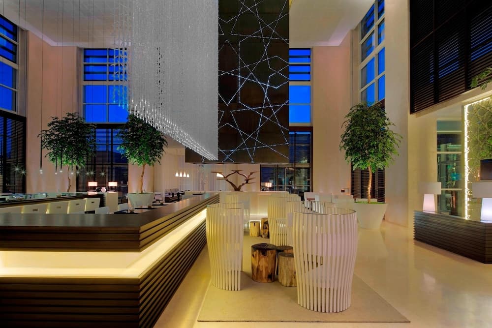 Le Meridien Dubai Hotel & Conference Centre — 6