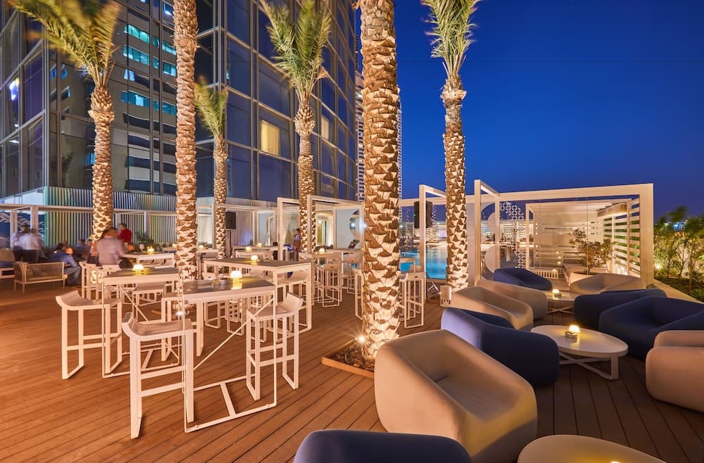 Media One Hotel Dubai — 18