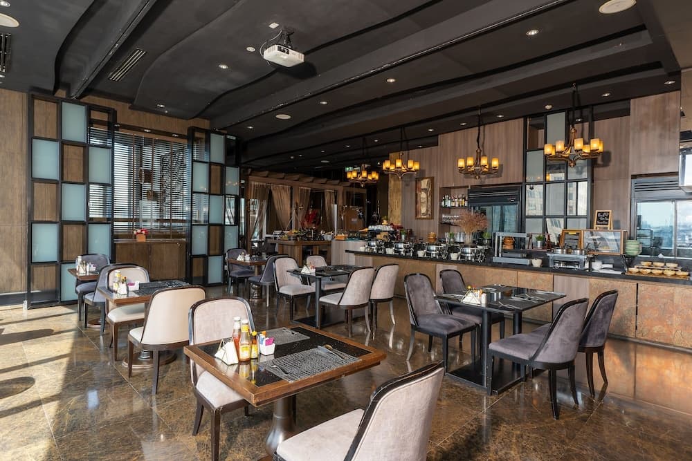 Das Kontinent Hotel Sukhumvit — 25