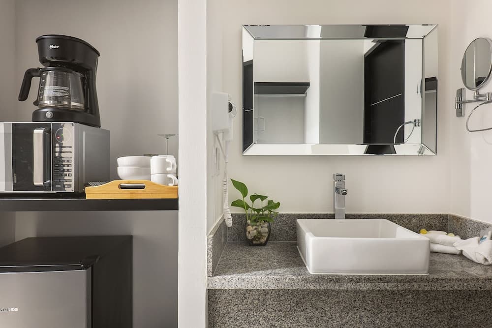 Suites Malecon Cancun — 13