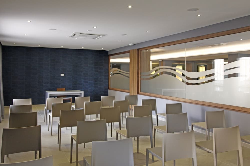BG Hotel Caballero — 23