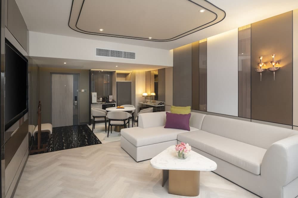 Pathumwan Princess Hotel — 15