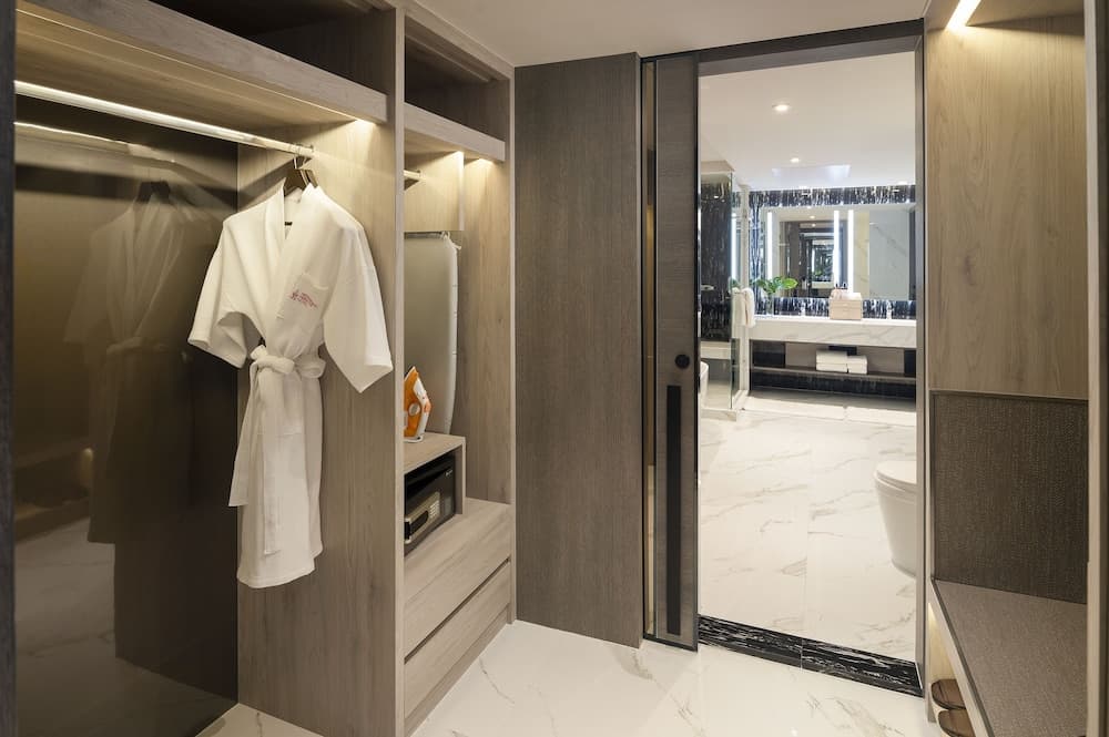 Pathumwan Princess Hotel — 10