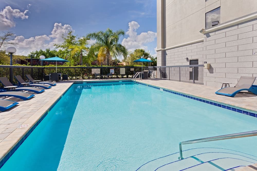 Hampton Inn & Suites Orlando Intl Dr N — 16