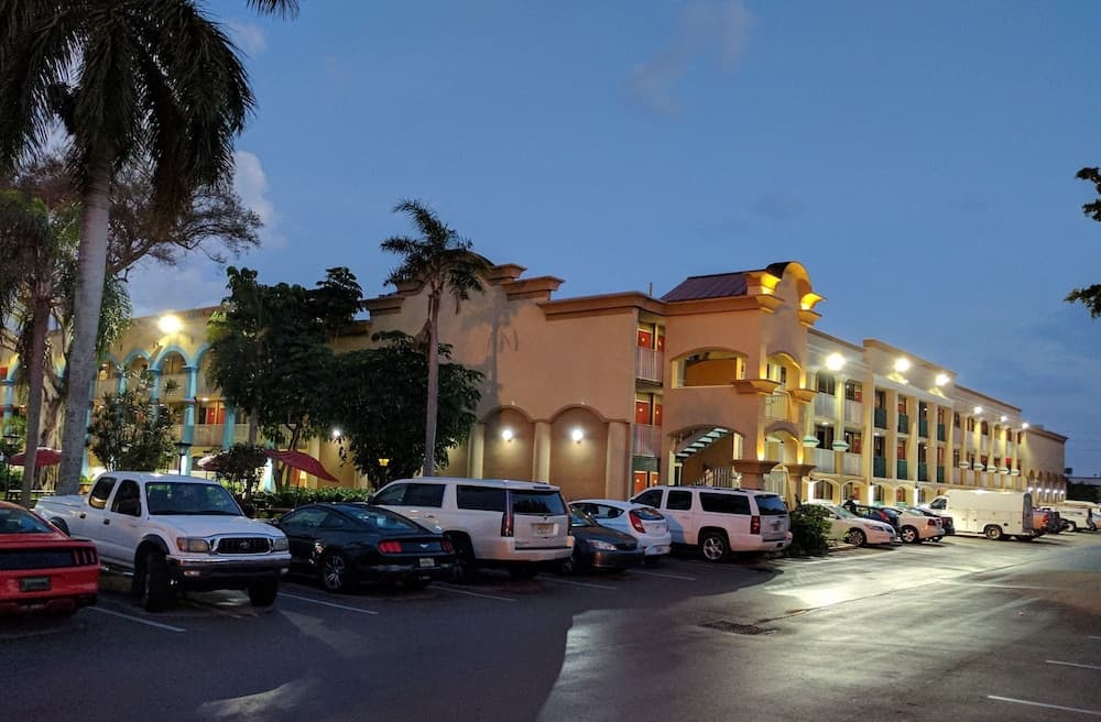 Red Carpet Inn Flughafen und Kreuzfahrthafen Hotel Fort Lauderdale — 1