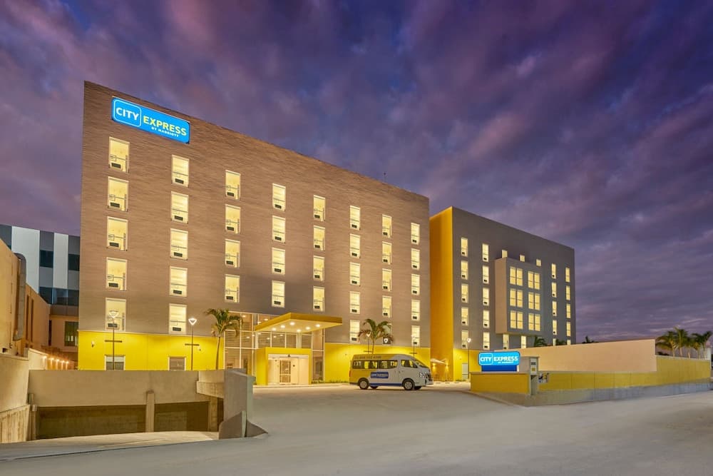 City Express By Marriott Cancun Aeropuerto — 1
