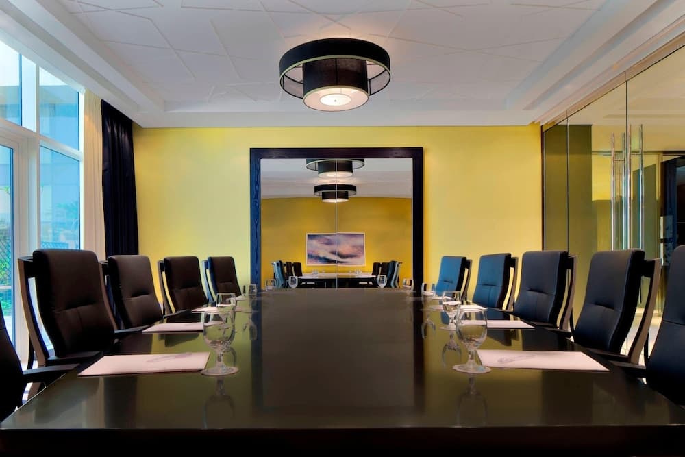 Le Meridien Dubai Hotel & Conference Centre — 26